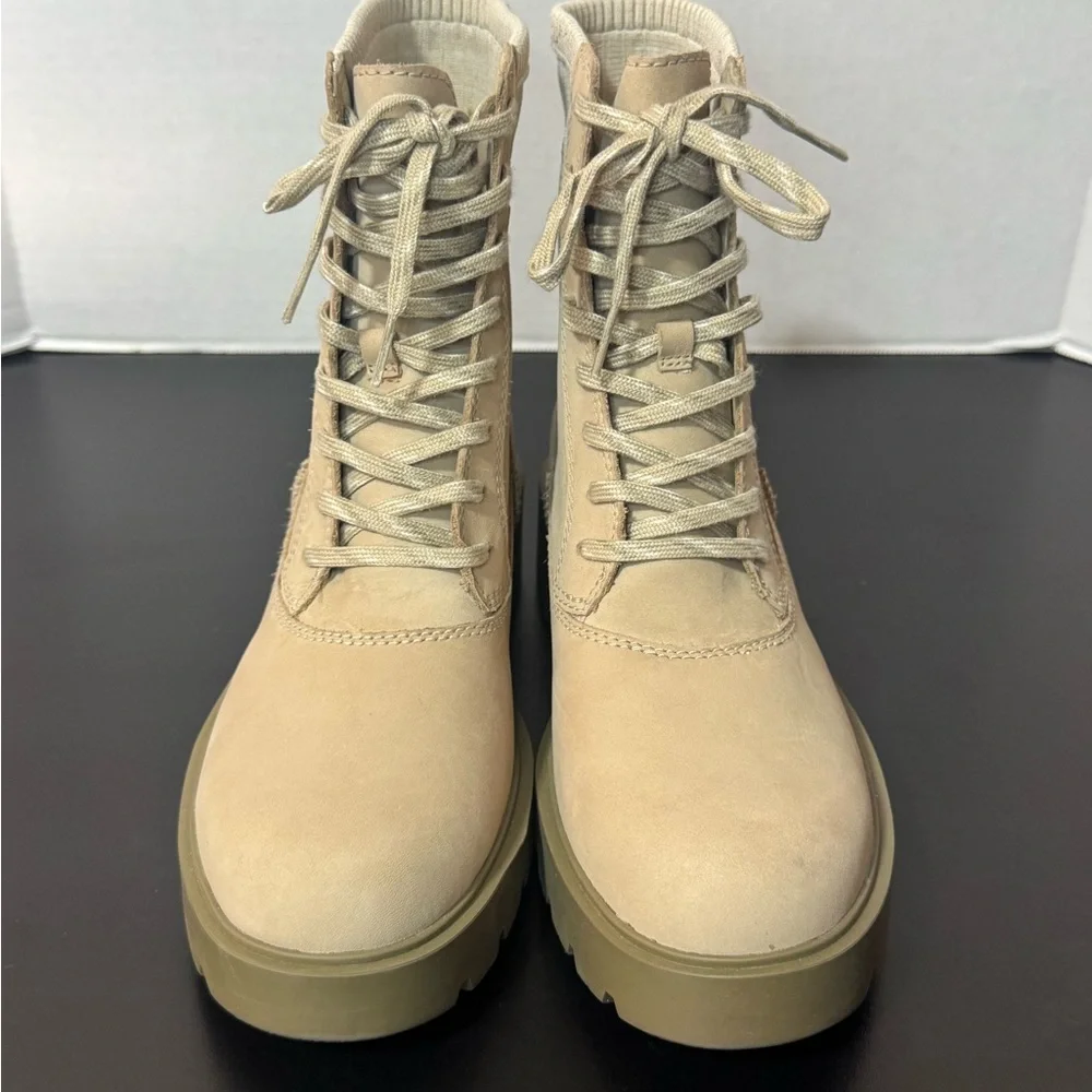 Women’s UGG Ballard lace up boot - Picture 2 of 5